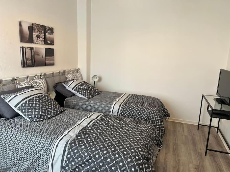 Ferienwohnung Belle Demeure Medocaine Charme Et Convivialite Saint-Julien-Beychevelle Exterior foto